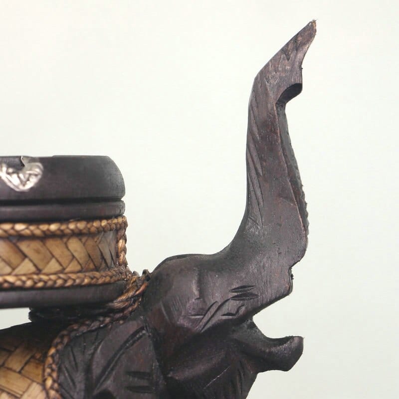 Afrikanischer Aschenbecher aus Holz