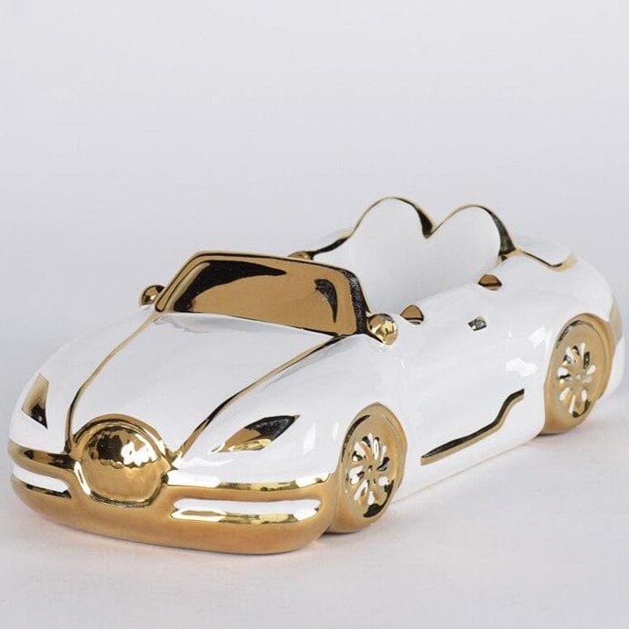 Aschenbecher in Form eines Autos