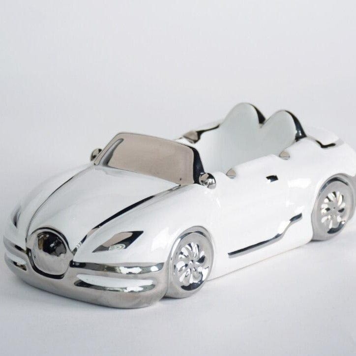 Aschenbecher in Form eines Autos