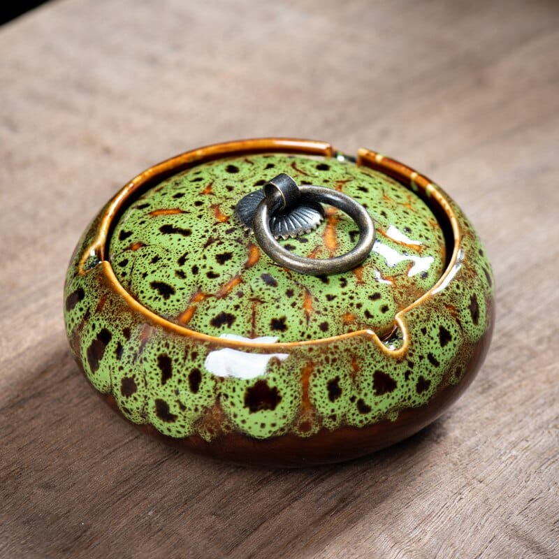 Dekorativer Außenascher