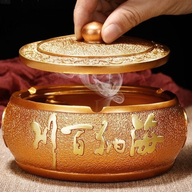 Goldener Aschenbecher