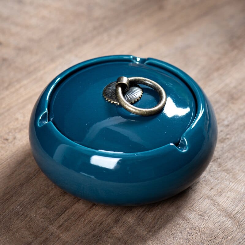 Wohnzimmertisch Aschenbecher