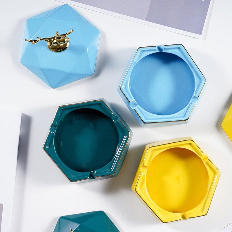 Zeitgenössischer Aschenbecher